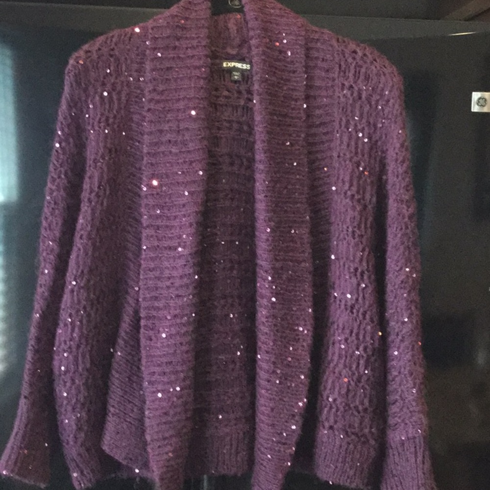 Sequined 3/4 sleeve sweater.